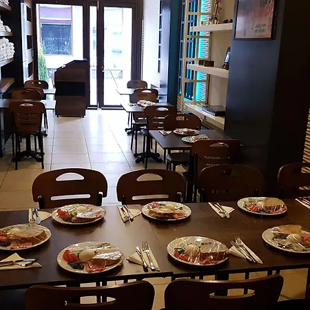 Хостел Ivy Cafe *