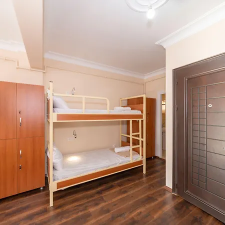 Хостел Ivy Cafe Стамбул