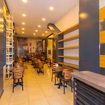 אכסניה Ivy Cafe