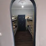 Ivy Cafe אכסניה