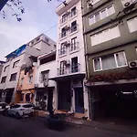 אכסניה Ivy Cafe