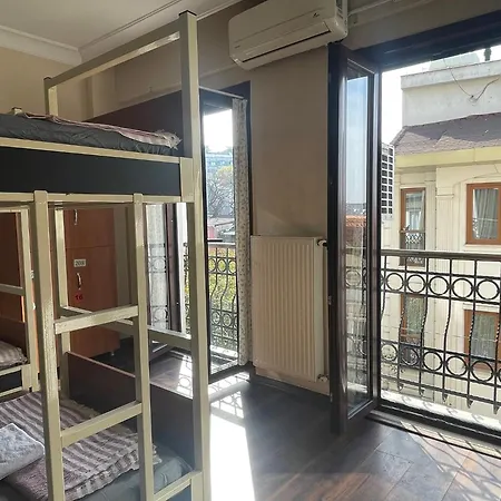 Hostel Ivy Cafe Istanbul