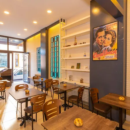 Ivy Cafe *