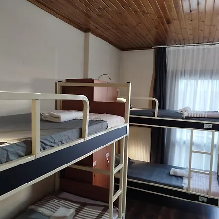 Ivy Cafe Hostel Istanboel