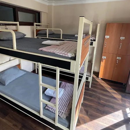 Taksim Ivy Hostal
