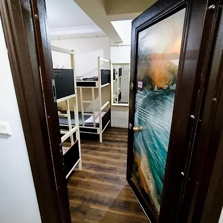 Taksim Ivy Hostal *