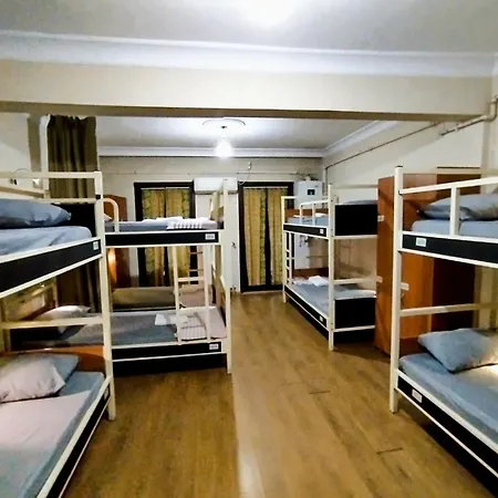 Taksim Ivy Hostal *