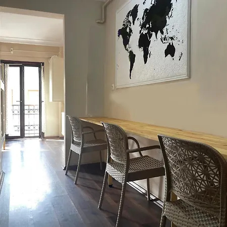 Taksim Ivy Hostal *